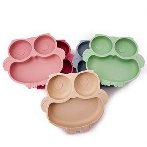 Plato de Silicona Antideslizante con Forma de Búho, Plato de Succión, Set de Alimentación Personalizado para Niños Pequeños, Incluye Biberón, Cuchara, Apto para Alimentos - Product Image 1