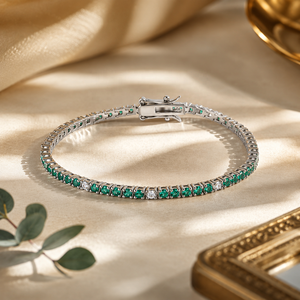 <span class=keywords><strong>Bracciale</strong></span> Tennis Personalizzato Placcato <span class=keywords><strong>Oro</strong></span> 18K con Smeraldi CZ e Chiusura a Scatola per <span class=keywords><strong>Donna</strong></span>, Produttore di Gioielli OEM ODM in Argento 925 e Ottone - Product Image 4