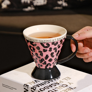 Luxury Pink Leopard Ceramic Coffee Mug Elegant Tea Cup for Women - Product Image 5