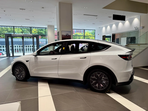 Tesla Model Y L EV SUV 2026, 5 Puertas, 6 Plazas, con Volante a la Izquierda, Autonomía de 751 km, Batería de 90-110 kWh, Vehículo de Nueva Energía - Product Image 3