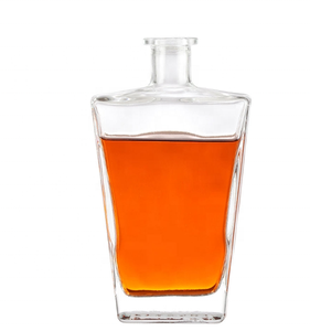 Bouteilles carrées en verre transparent pour vin et whisky de 500 ml/700 ml/750 ml avec bouchon en liège et surface givrée personnalisée - Product Image 3