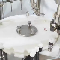 Machine de remplissage et de bouchage automatique de bouteilles en plastique de 25 à 30 ml, équipement d'emballage liquide pour les aliments, les boissons et les cosmétiques