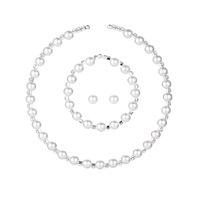 2025 nouvelle mode or ensemble de bijoux pour femmes Simple strass Imitation perle collier boucles d'oreilles Bracelet pour Banquets de mariage