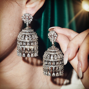 Pendientes de Campana con Copos de Nieve Navideños para Mujer, Joyería Festiva Brillante y Elegante - Product Image 2