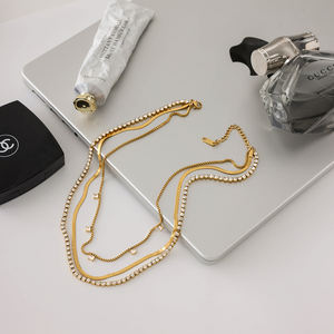 Collar Multicapa J&D de Cadena de Acero Inoxidable Chapado en Oro de 18K con Colgante Cuadrado Clásico de Circonita Blanca de Moda - Product Image 5