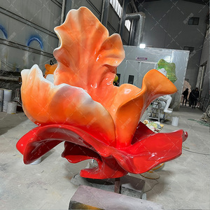 Sculpture florale extérieure sur mesure en fibre de verre, forme abstraite irrégulière, pièce d'art décorative faite à la main, à poser au sol - Product Image 1