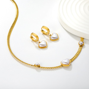 Conjunto de collar y aretes de perlas en forma de corazón, de acero inoxidable, conjunto de regalo de joyería de moda. - Product Image 3