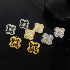 Aretes de Botón de Trébol de Cuatro Hojas de <span class=keywords><strong>Oro</strong></span> de Diseñador Trébol Negro de Marca de Lujo Estilo Van con Perlas, Diamantes y Circonitas - Product Image 2