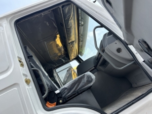 Camions à benne basculante Howo d'occasion en bon état, prix bas, 8x4/6x4, modèle 2016, 2000 heures, 50000 kg, testés et certifiés - Product Image 2