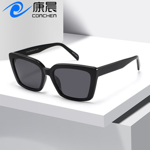 Lunettes de soleil carrées unisexes, monture TR90, verres polarisés TAC, protection UV400, branches en acétate, style tendance pour les sorties - Product Image 5