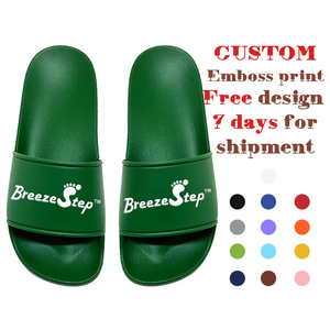 Breezestep Chanclas para hombre con logotipo personalizable en relieve y grabado en relieve con logotipo, chanclas con tobogán personalizado - Product Image 1