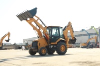 74 Gross Power Backhoe Loader Excavator Loader Terintegrasi Tugas Berat Daya Tahan Lama Harga Terjangkau Mesin Konstruksi