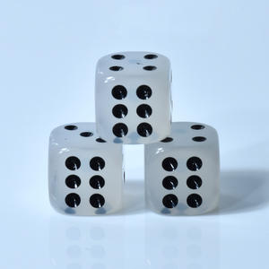 Juego de dados de resina acrílica de colores personalizados dados cúbicos de plástico para juegos de mesa - Product Image 5