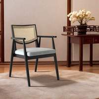Chaise de salle à manger en bois de style mid-century modern avec revêtement en tissu et dossier en rotin, tabourets de bar sur mesure / banquettes sur mesure