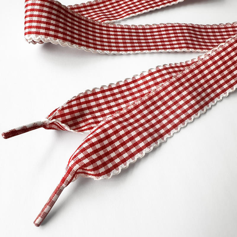 04 Red and white checkered