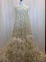 Tissu en tulle brodé avec des appliques florales bleues pour robe, décoration de mariage