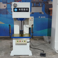 Presse hydraulique à cadre en C de 100 tonnes / Presse à bras unique pour le redressage d'arbres/profils et le sertissage de roulements/bagues