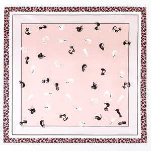 وشاح حريري نسائي عالي الجودة 70 سم بالجملة، 100% حرير مربع الشكل بنمط حلو وطباعة رقمية لرسومات القطط - Product Image 5