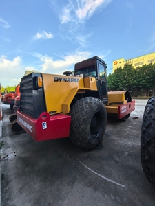 Rodillo compactador de un solo tambor Dynapac CA301D, CC211, CA251D usado, modelo 2014, con motor diésel y bomba, procedente de Japón. - Product Image 4