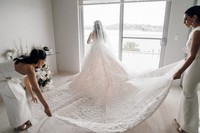AL1763 Robe de bal de mariée motif de broderie appliques grande taille élégante fleurs royales dentelle blanche robes de mariée à manches longues