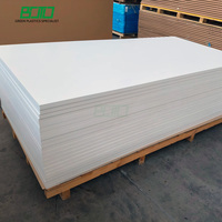 Panneau en plastique PVC, extrusion PVC, plaque co-extrudée PVC 4x8, matériau en feuille durable et polyvalent, feuille rigide en PVC