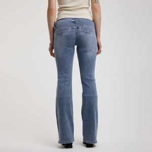 Jeans a Zampa d'Elefante da Donna <span class=keywords><strong>con</strong></span> Doppia Fibbia OEM/ODM, Blu Lavato, Vestibilità Slim, Stile Bootcut, Denim Y2K Streetwear, Direttamente dalla Fabbrica - Product Image 2