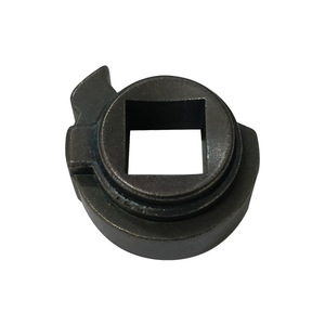 Adaptador de metalurgia de polvo de hierro con orificio cuadrado para ensamblaje mecánico y moldeo por compresión - Product Image 1