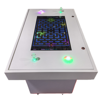 Machine de jeu d'arcade à écran incurvé et joystick, à monnayeur, avec cabinet vertical blanc