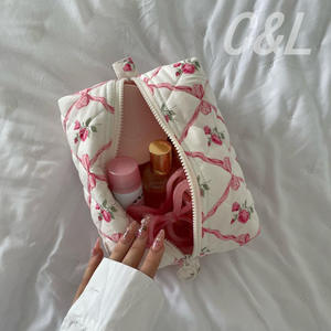 Sac de maquillage de voyage portable pour fille, style japonais, en polyester, respirant, super léger, pliable, motif à carreaux frais et mignon, <span class=keywords><strong>printemps</strong></span> - Product Image 6