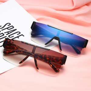 Cross Border Integrated Lens <b>Large</b> <b>Frame</b> Sunglasses Women's UV400 PC <b>Frame</b> Grey Gradient Color Runway Style - Product Image 2