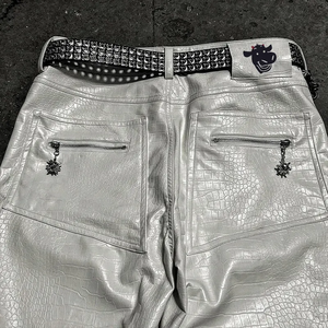 <span class=keywords><strong>Pantaloni</strong></span> della tuta all'ingrosso <span class=keywords><strong>pantaloni</strong></span> di pelle aggiunti da <span class=keywords><strong>uomo</strong></span> in <span class=keywords><strong>velluto</strong></span> stile retrò <span class=keywords><strong>pantaloni</strong></span> larghi antivento - Product Image 4