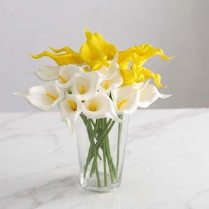 Mini <span class=keywords><strong>Calla</strong></span> artificielle en PU pour bouquet de mariage, décoration intérieure, plante de simulation florale, vente en gros transfrontalière - Product Image 1