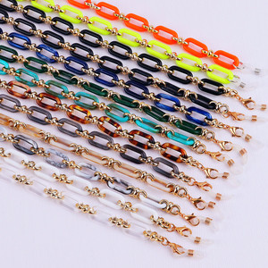 Chaîne de <span class=keywords><strong>lunettes</strong></span> de lecture tendance 2025 pour cou, en acrylique doré, pour femmes - Product Image 1