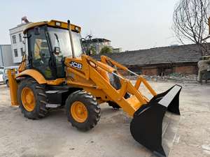 Chargeuse-pelleteuse sur pneus JCB 3CX d'occasion, modèle 2022, capacité nominale de 6 tonnes, moteur en vente - Product Image 4