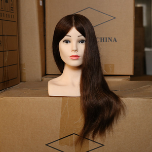 Tête de mannequin afro-américaine pour la pratique en salon, pour la coupe de cheveux et le tressage, pour l'utilisation en école de coiffure - Product Image 5