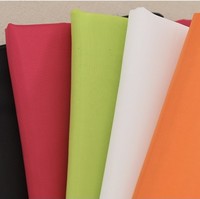 Tissu de vêtements de sport imperméable à personnaliser, tissu en nylon ripstop, gaufré pour sac de couchage