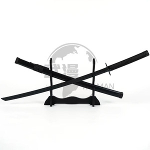 Katana Giapponese Nera Non Affilata in Legno per Allenamento <span class=keywords><strong>Samurai</strong></span> con Fodero Saya Nero Abbinato - Product Image 2