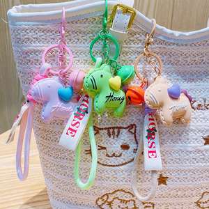 Porte-clés en résine motif poney cœur de cheval, breloque pour téléphone et sac, cadeau pour étudiant, souvenir de fête, porte-clés promotionnel en plastique - Product Image 4