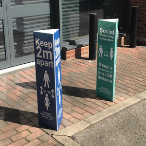 Tablero de exhibición triangular independiente de señal de evento Toblerone PVC impreso personalizado <span class=keywords><strong>para</strong></span> césped hecho de material plástico duradero - Product Image 6