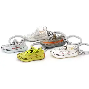 Groothandel 3d Mini Yzy Yeezy 700 350 V2 Aj1 Ow Yeezy Schoenen Sneaker Sleutelhanger