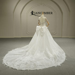 Vestido de Novia Moderno Estilo Sirena con Cristales y Cola Larga, Modelo GT26048, con Flores y Encaje - Product Image 3