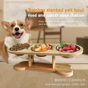 Soporte de madera para tazones de mascotas con tres tazones de acero inoxidable, diseño elevado para perros y gatos, estación de alimentación de madera maciza 3 en 1 - Product Image 3