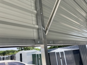 Abri d'auto extérieur moderne Cadre en acier galvanisé Toit en bois traité sous pression Mur latéral en tôle <span class=keywords><strong>pour</strong></span> <span class=keywords><strong>voiture</strong></span> Parking <span class=keywords><strong>Jardin</strong></span> <span class=keywords><strong>Garage</strong></span> - Product Image 6