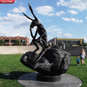 ประติมากรรมกระต่ายทองแดงและระฆัง งานออกแบบตกแต่งสวนกลางแจ้งตามสั่ง รูปปั้นบาร์รี่ ฟลานาแกน - Product Image 3