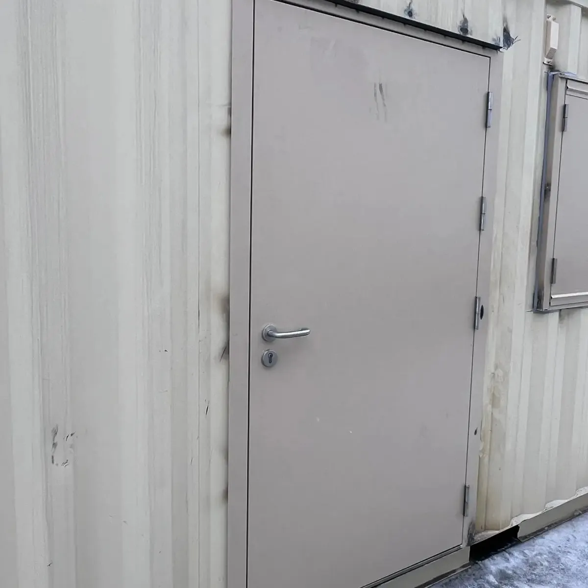 Porta di sicurezza in acciaio rapido montaggio fai da te per casa container fuori sede