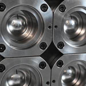 Conteneur de crème pour les yeux cosmétique en plastique MED réservoir de compression emballage moule d'injection plastique - Product Image 3