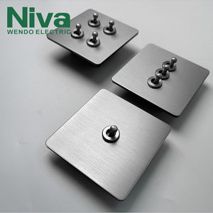 Interrupteur mural à bascule Niva en laiton, panneau en acier inoxydable, interrupteurs et prises électriques métalliques standard britanniques - Product Image 2