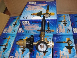 Régulateur de gonflage de ballons à l'hélium, Valve de gonflage de ballons avec régulateur d'hélium, Valve de gonflage de ballons à l'hélium - Product Image 2