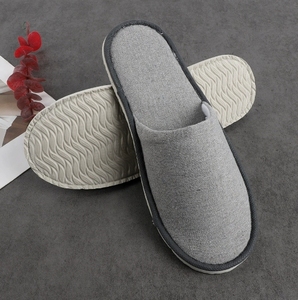 Pantuflas Desechables de Hotel de Alta Calidad con Logotipo Personalizado, Diseño Antideslizante Tipo Waffle, para Servicio a la Habitación - Product Image 4