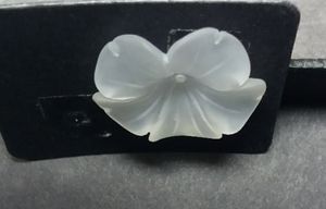 หรูหราดีสีขาวฝ้าดอกไม้รูปร่างธรรมชาติควอตซ์ Cariving พลอยหลวม - Product Image 2